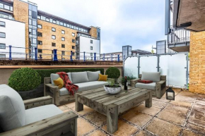 Londwell, City & Limehouse Balcony Flat - Skyline Views
